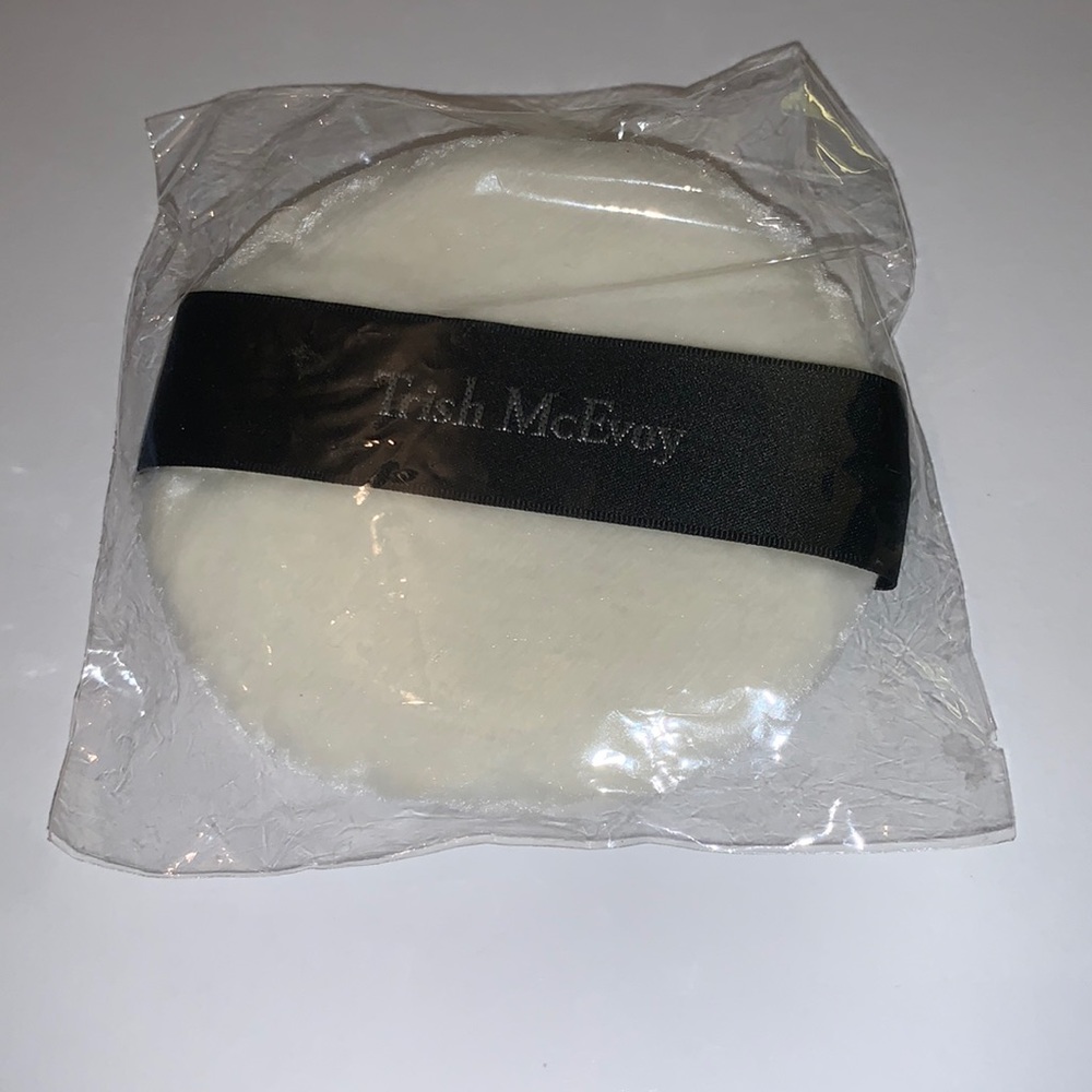 Trish McEvoy Powder Puff NEW